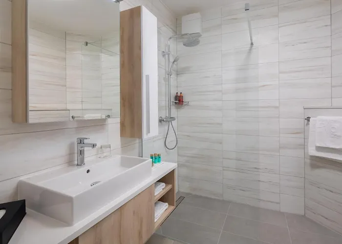 Noemia Family 4* Baška Voda