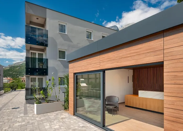 Noemia Family 4* Baška Voda